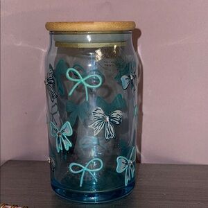 Blue bow bubble glass tumbler glass cup tumbler with wooden lid hand painted